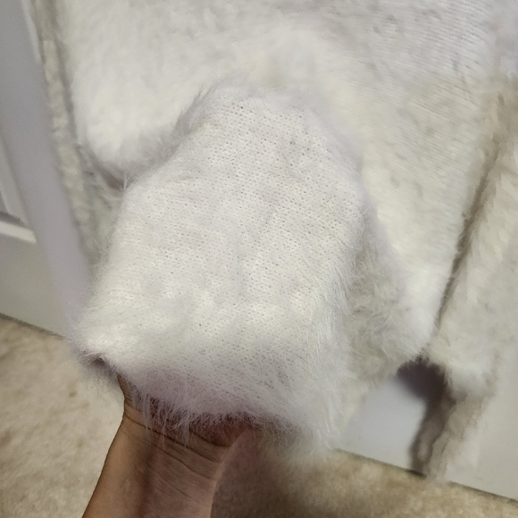 🌺3/$50 White Furry Sweater - Picture 2 of 3